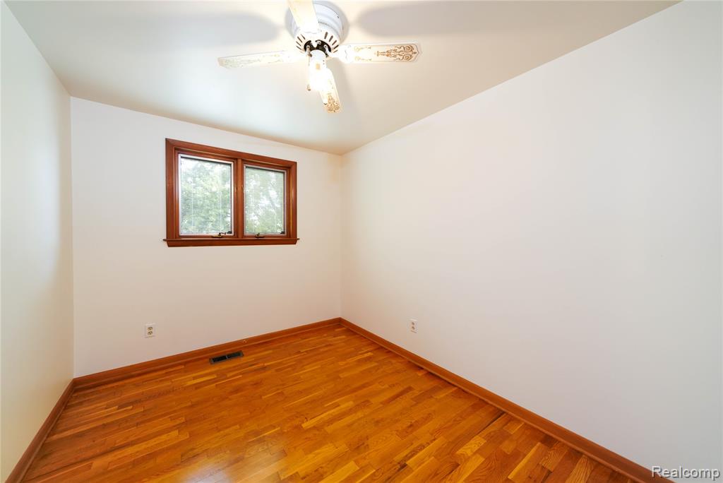 761 Tanglewood Drive, Madison Heights, MI 48071 — Photo 31