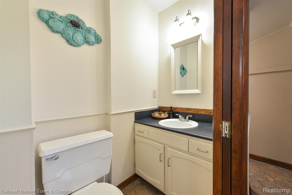 725 E GRAND RIVER Avenue, Fowlerville, MI 48836 — Photo 27