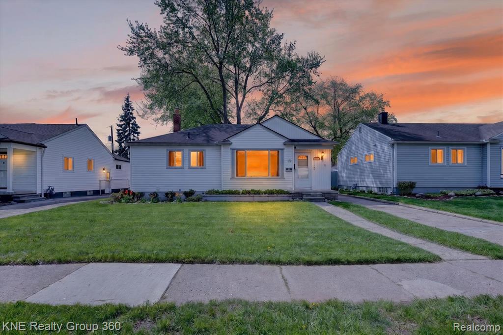 31325 Sheridan Street, Garden City, MI — front exterior