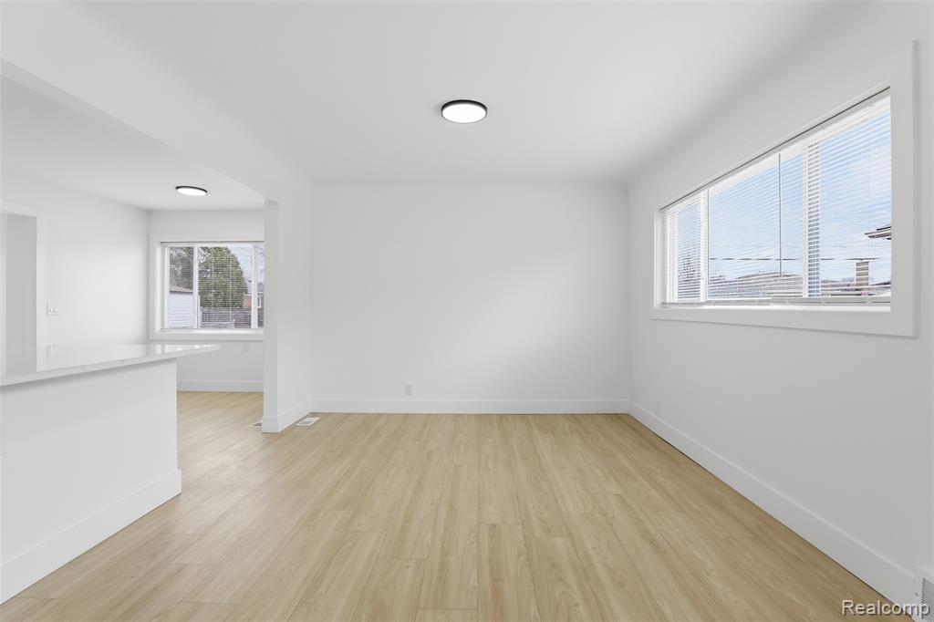15230 Oakwood Drive, Oak Park, MI 48237 — Photo 13