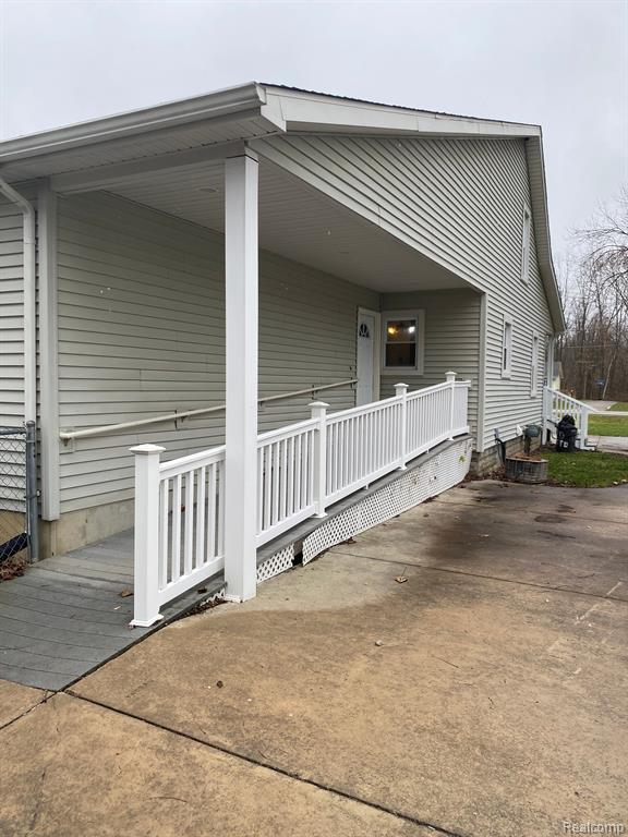 5470 POTTER Road, Burton, MI 48509 — Photo 48