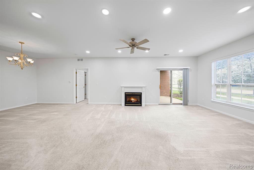 45622 WARWICK Drive, Macomb, MI 48044 — Photo 6
