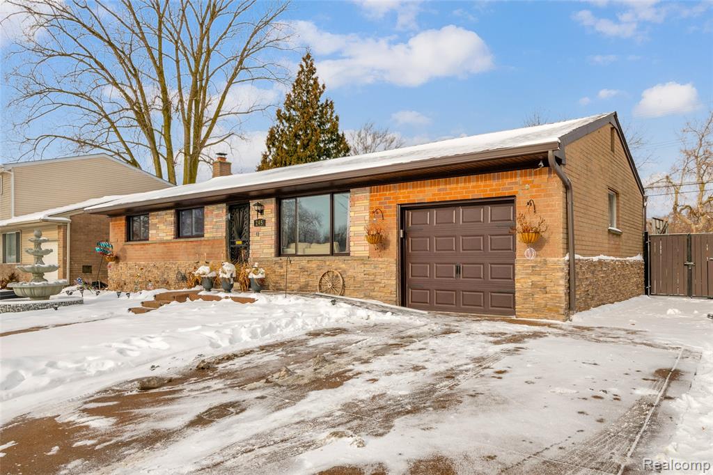 245 N Walnut Street, Mount Clemens, MI 48043 — Photo 2