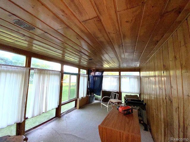 512 N CANAL Street, Chesaning, MI 48616 — Photo 11