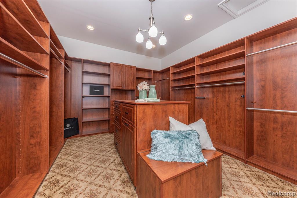 5003 HICKORY POINTE Drive, Orchard Lake Village, MI 48323 — Photo 41
