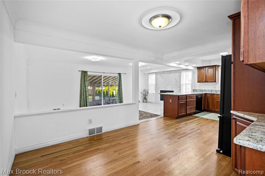 41544 Dequindre Road, Sterling Heights, MI 48314 — Photo 9