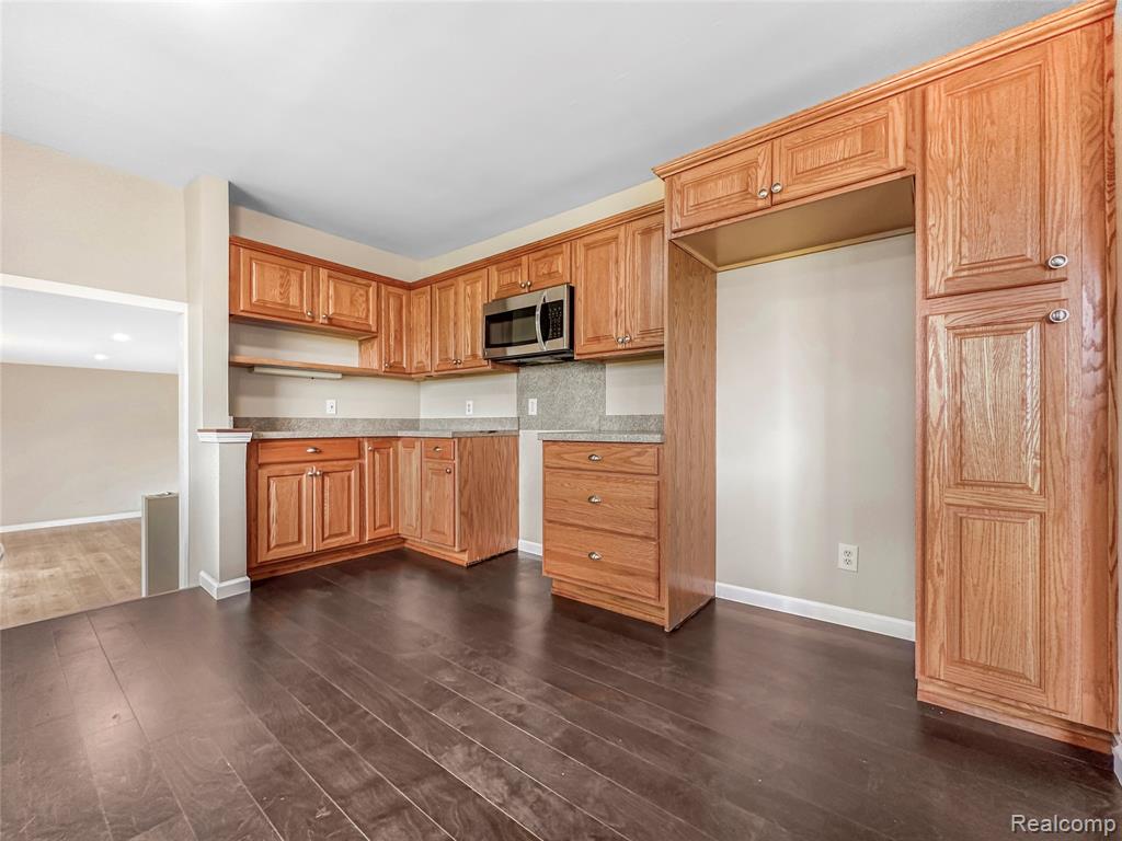 4078 W Coldwater Road, Flint, MI 48504 — Photo 11