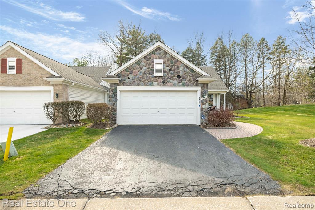 5400 FOREST RIDGE Drive, Clarkston, MI — Photo 4