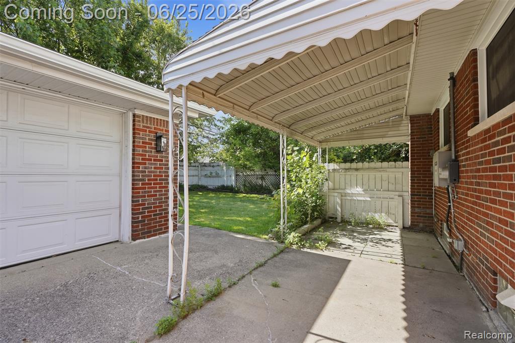 8585 Dixie Lane, Dearborn Heights, MI 48127 — Photo 32