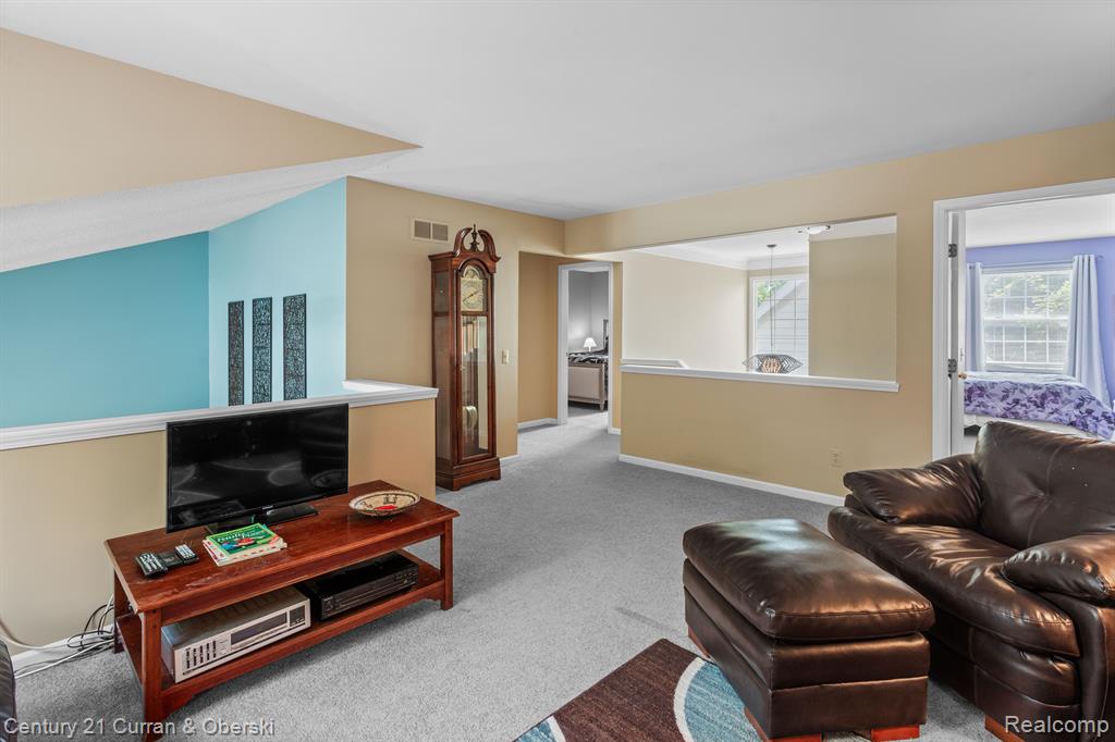 39566 VILLAGE RUN Drive, Northville, MI 48168 — Photo 36