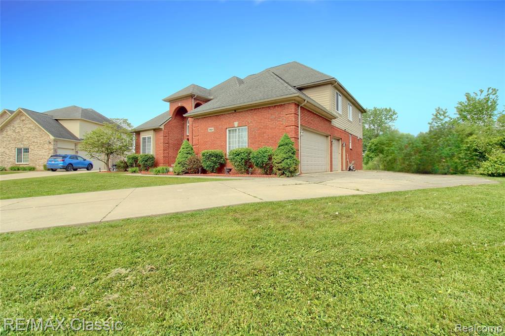 761 Nissen Court, Wixom, MI 48393 — Photo 3