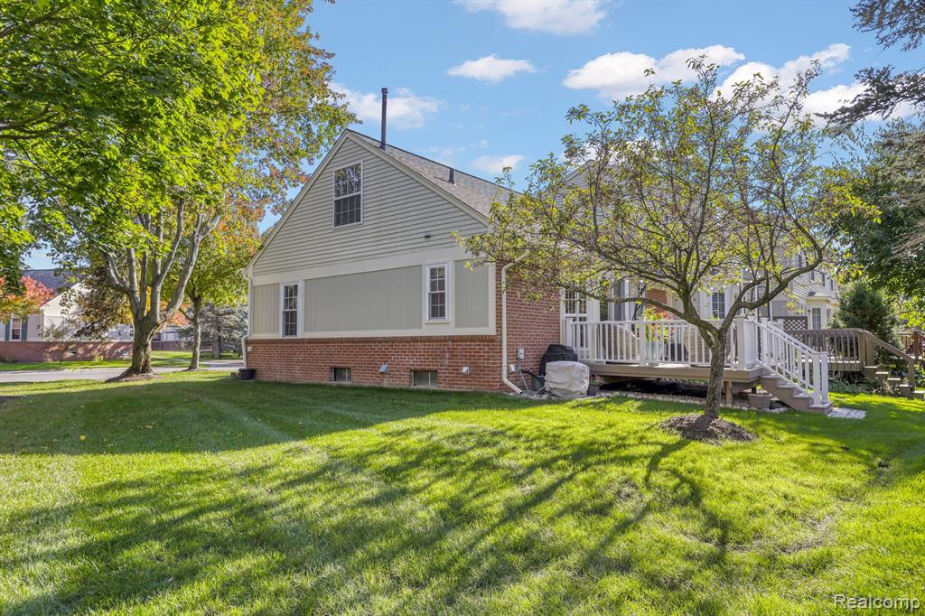 1686 CHRISTOPHER Drive, Canton, MI 48188 — Photo 16