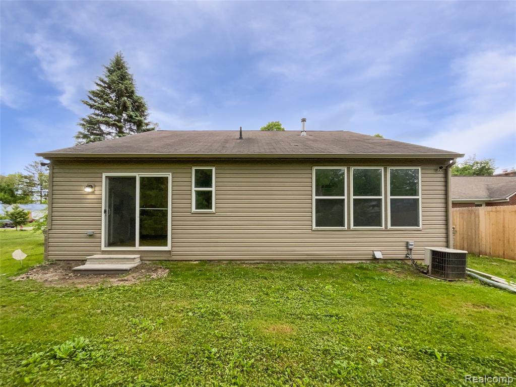 9657 Rockland, Redford, MI 48239 — Photo 8