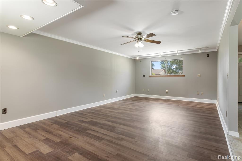51056 Fairlane Drive, Utica, MI 48316 — Photo 13