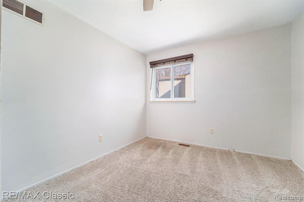 5844 BIG PINE Drive, Ypsilanti, MI 48197 — Photo 15