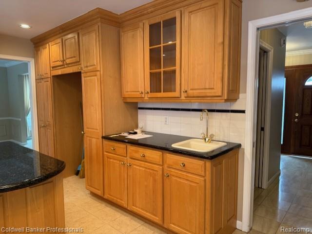 700 Woods Lane, Grosse Pointe Woods, MI 48236 — Photo 13