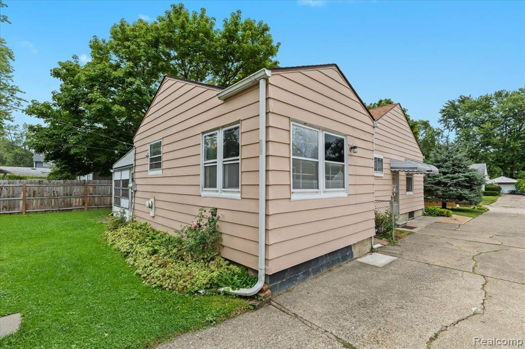 4069 GRIFFITH Avenue, Berkley, MI 48072 — Photo 21