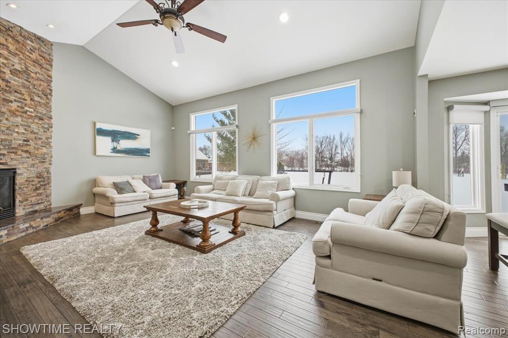 4157 Springbrook Drive, Sterling Heights, MI 48314 — Photo 14