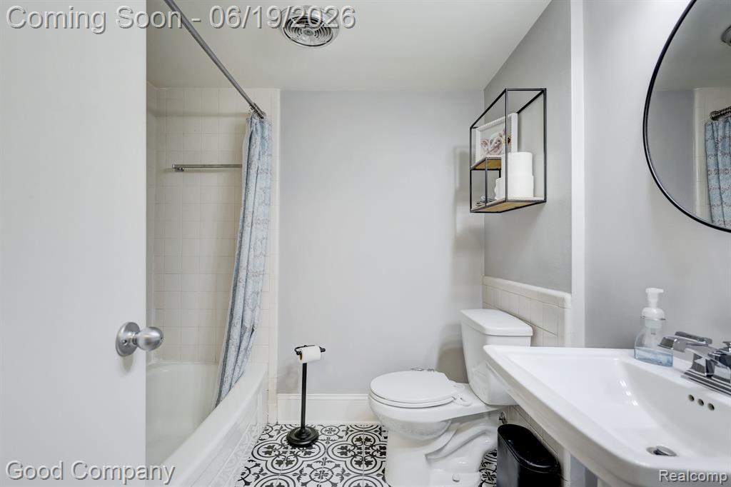 4345 Crooks Road, 4, Royal Oak, MI 48073 — Photo 26