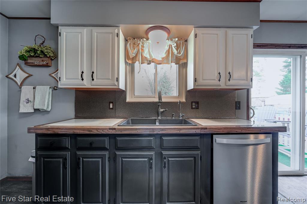 2995 Beaumont Drive, Highland, MI 48356 — Photo 15