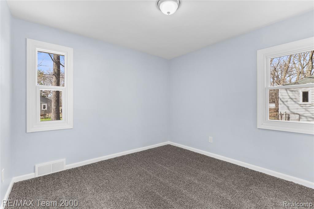 21171 Westhampton Street, Oak Park, MI 48237 — Photo 11