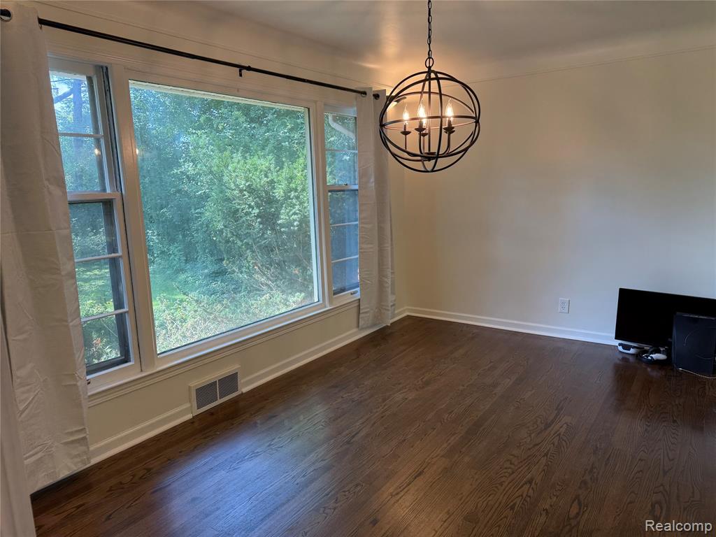 18141 Sunnybrook Avenue, Lathrup Village, MI 48076 — Photo 9