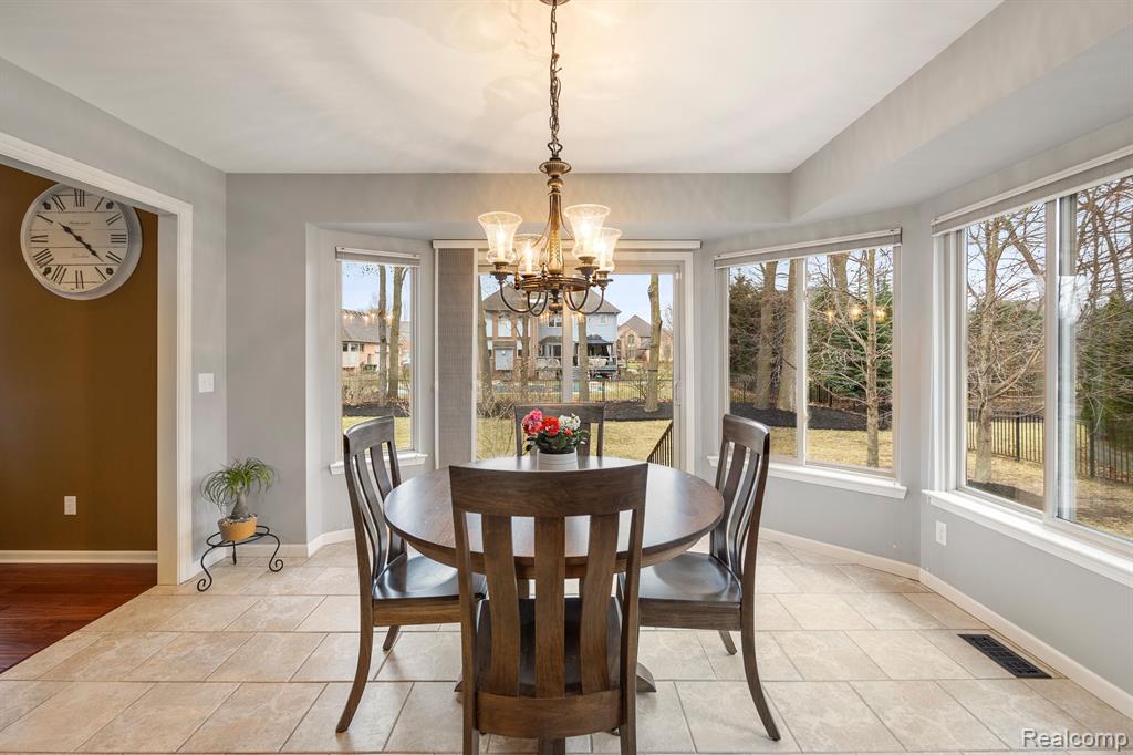 54652 White Spruce Lane, Shelby Twp, MI 48315 — Photo 17
