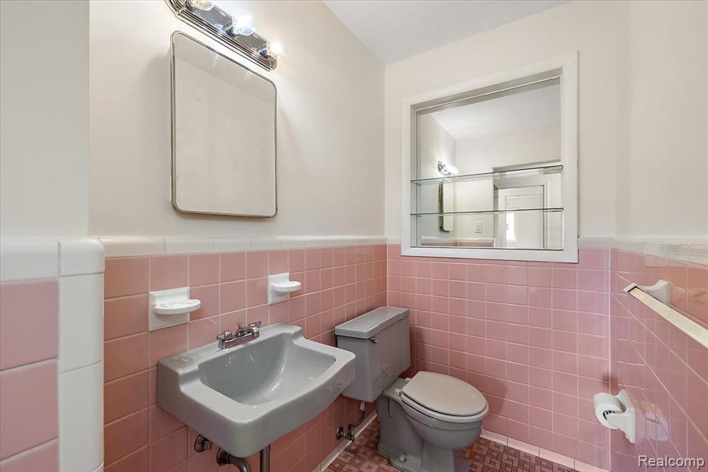 8628 Strom Drive, Sterling Heights, MI 48314 — Photo 32