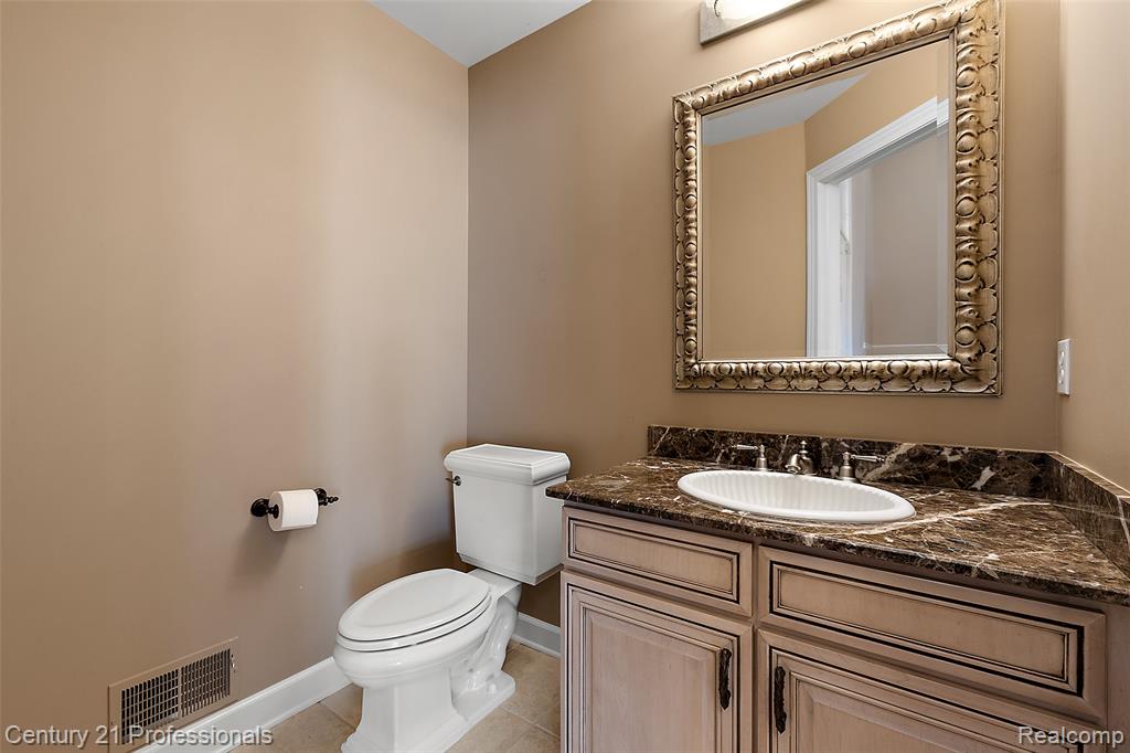 4013 Ardsley Court, Clarkston, MI 48348 — Photo 30