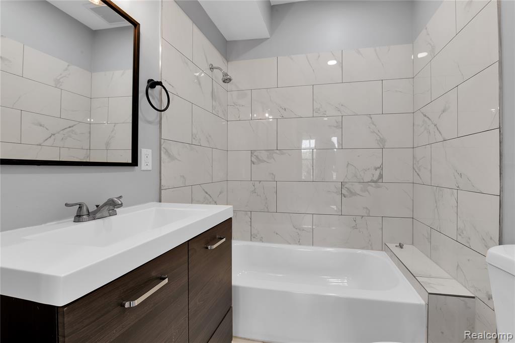 2653 LOTHROP Street - Photo 5