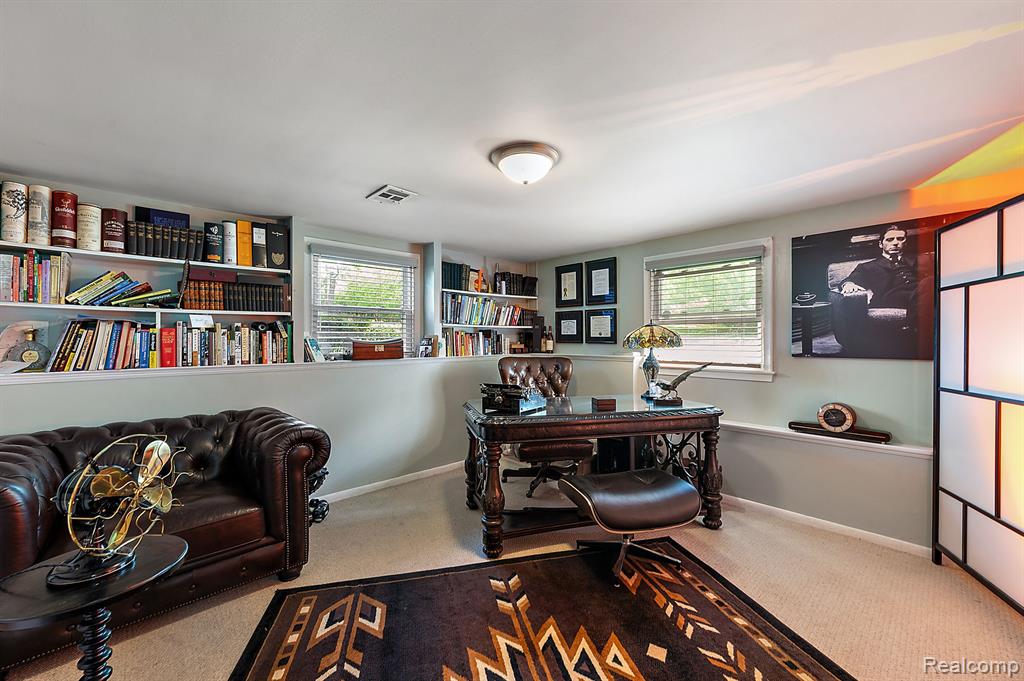 6491 HILLS Drive, Bloomfield Hills, MI 48301 — Photo 31
