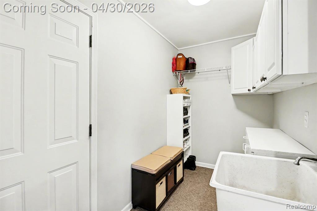 6883 Essex Court, Waterford, MI 48327 — Photo 20