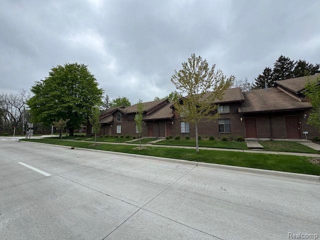 820 S Stephenson Highway, Royal Oak, MI 48067 — front exterior