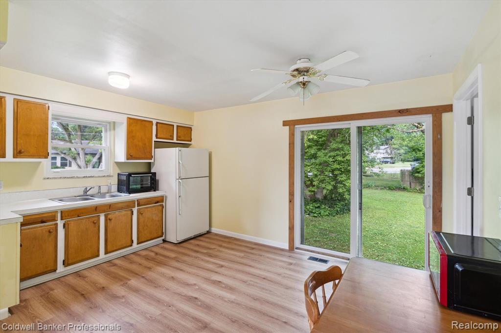 326 EAST Street, Holly, MI 48442 — Photo 9