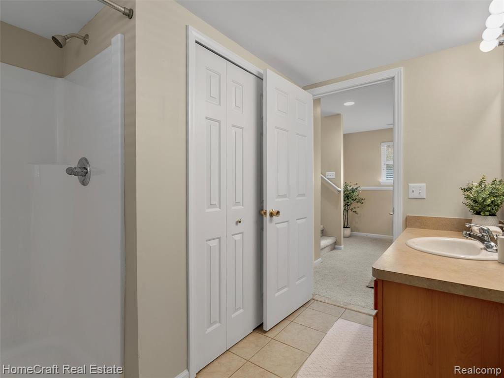 5930 FORESTAL Drive, Waterford, MI 48327 — Photo 29