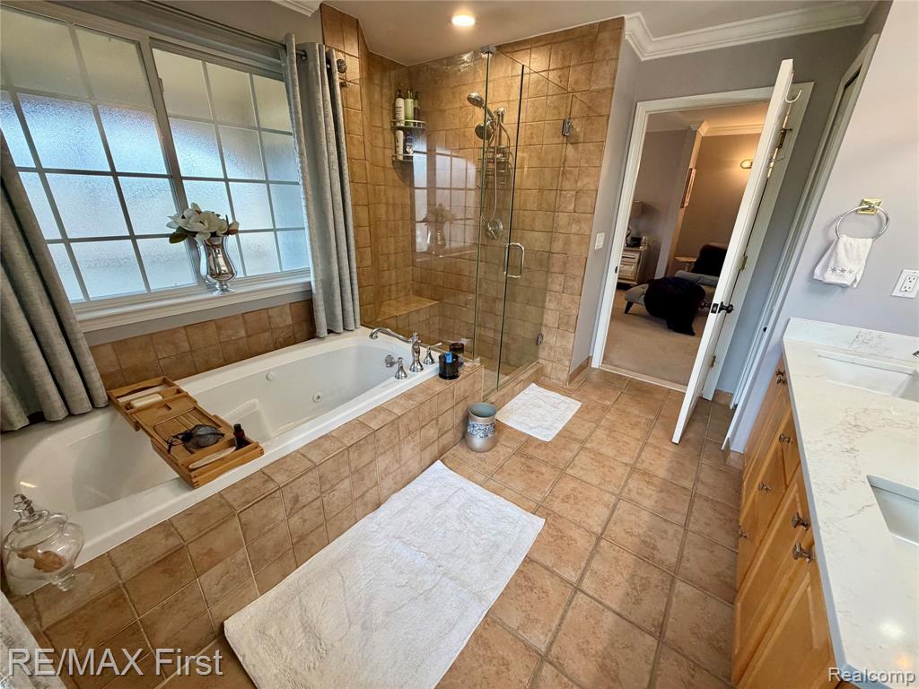 5998 Bella Vista Drive, West Bloomfield, MI — Photo 22