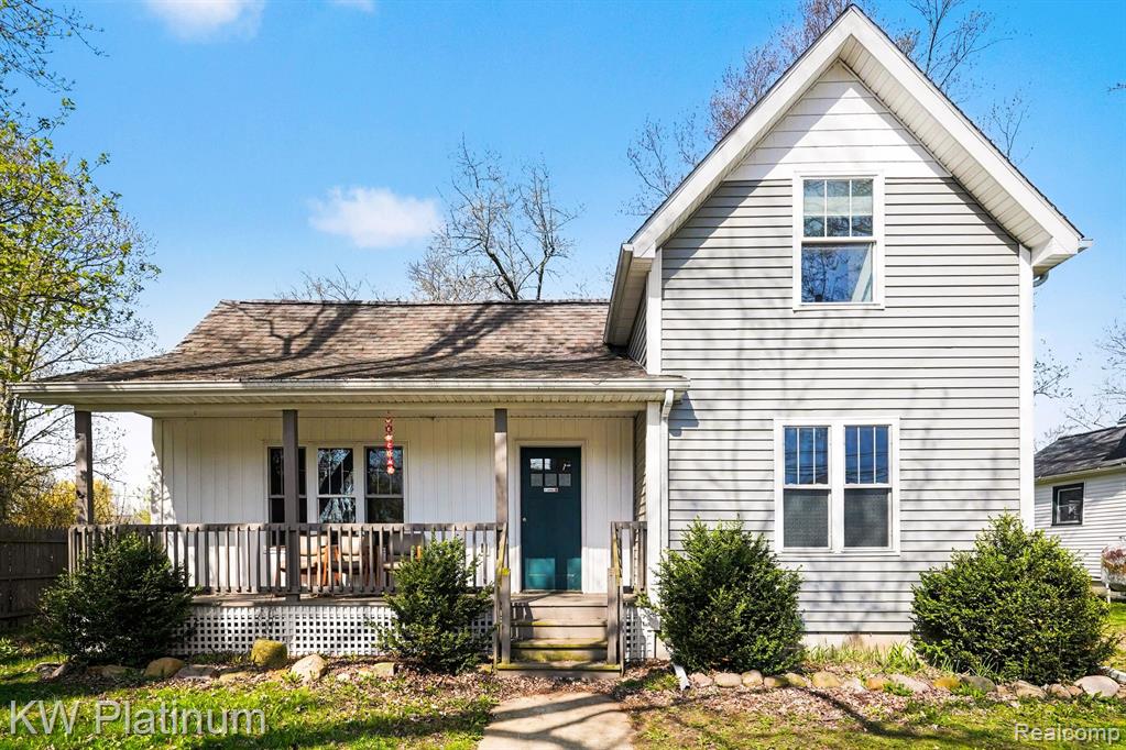 9557 Main Street, Clifford, MI 48727 — front exterior
