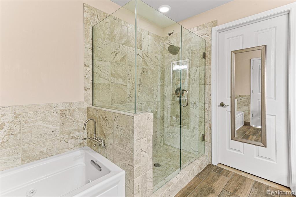 5201 Widgeon Lane, Walled Lake, MI 48390 — Photo 18