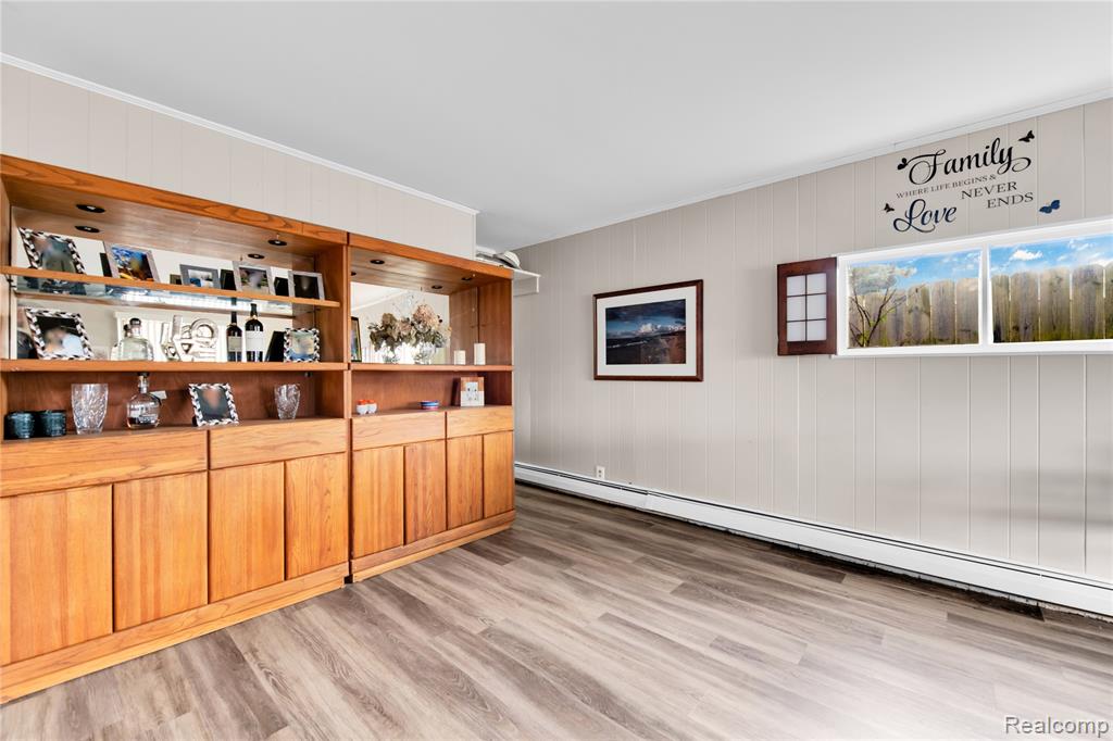 2952 PRYNNE Street, Keego Harbor, MI 48320 — Photo 38