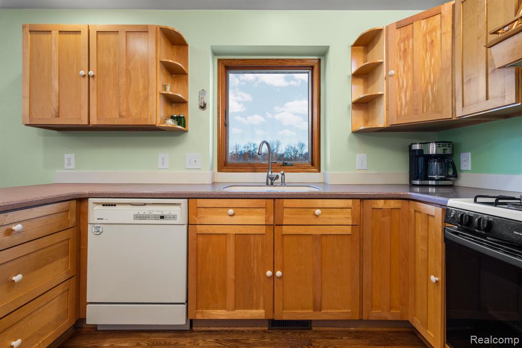 7473 N Gregory Road, Fowlerville, MI 48836 — Photo 12