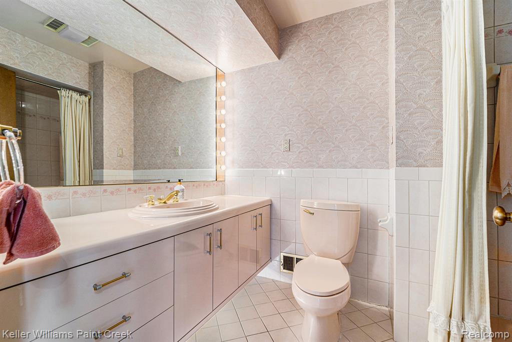 6720 Castle Drive, Bloomfield Hills, MI 48301 — Photo 14