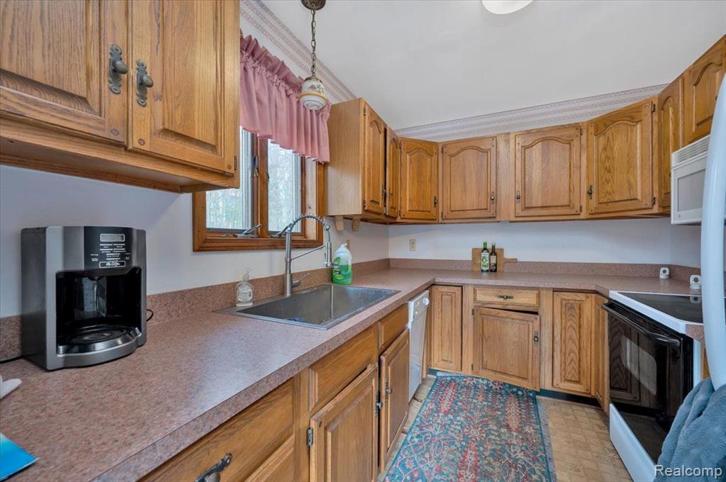 4390 PHILLIPS Road, Metamora, MI 48455 — Photo 10