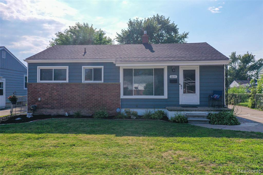 6647 Deering Street, Garden City, MI — Photo 4