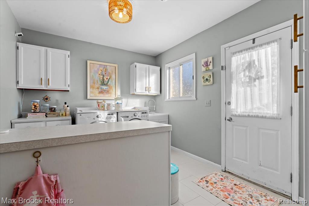 412 Shellbourne Drive, Rochester Hills, MI 48309 — Photo 20