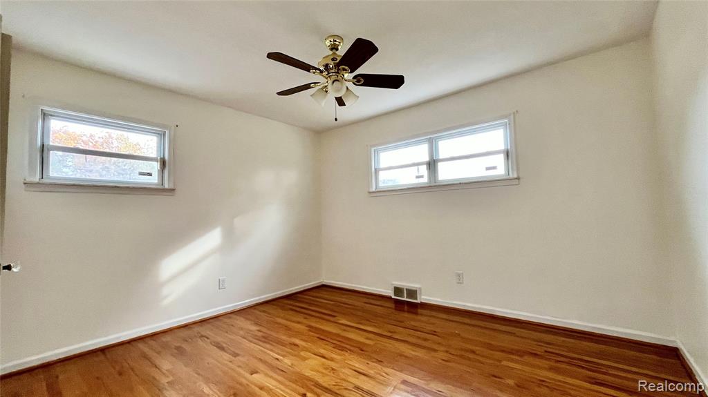 8252 Dale Street, Dearborn Heights, MI 48127 — Photo 11