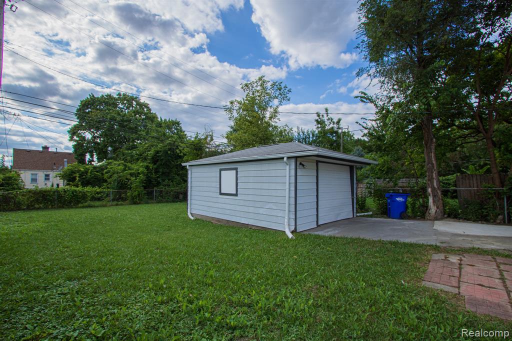 6219 Plainview Avenue, Detroit, MI 48228 — Photo 4