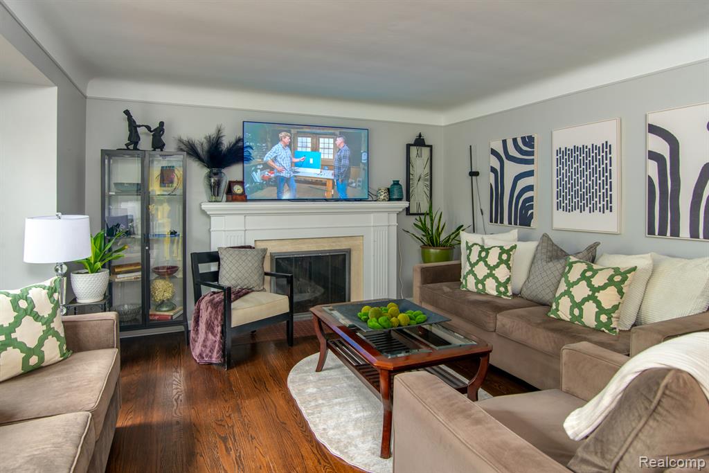 10855 Kingston Avenue, Huntington Woods, MI — Photo 9