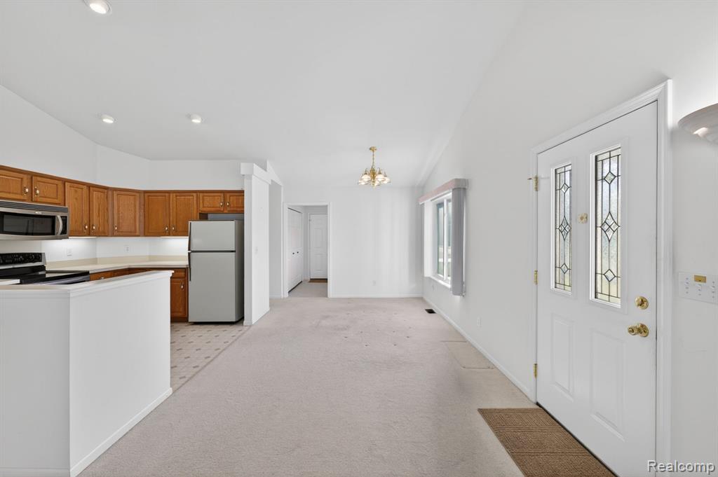100 Aberdeen Drive, 36, Flushing, MI 48433 — Photo 23