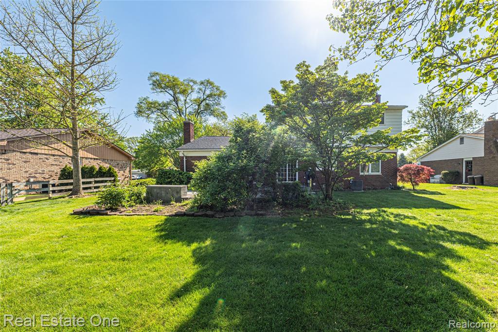 4931 Calvert Drive, Troy, MI 48085 — Photo 30