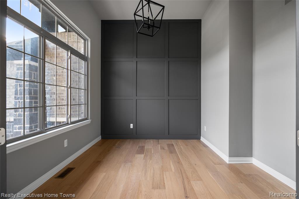 35603 Addison Drive, New Baltimore, MI 48047 — Photo 11